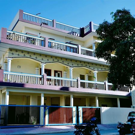 Grand Pere Homestay 데라둔 외부 사진