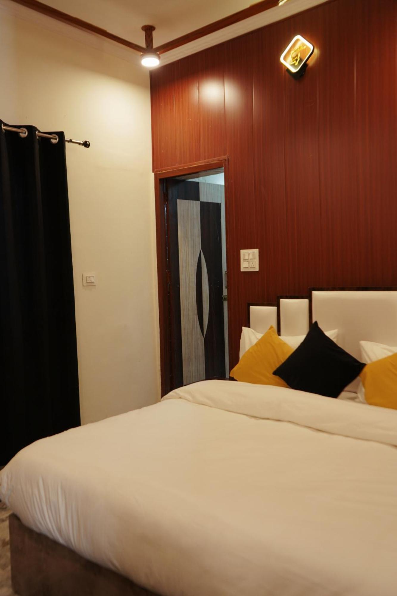 Grand Pere Homestay 데라둔 외부 사진
